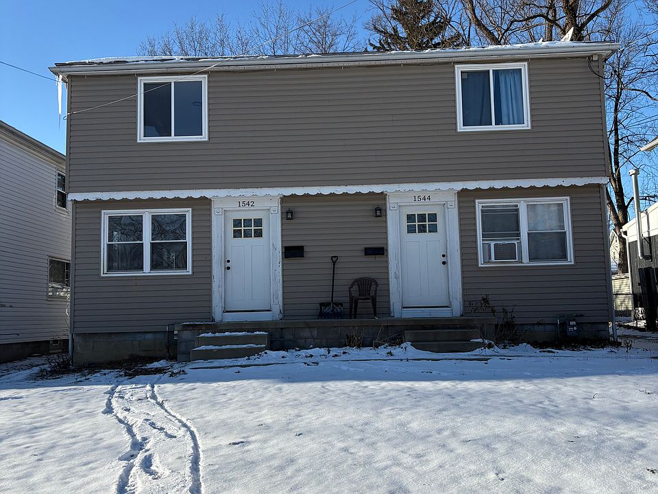 1st image of 1543 2nd St #1542
