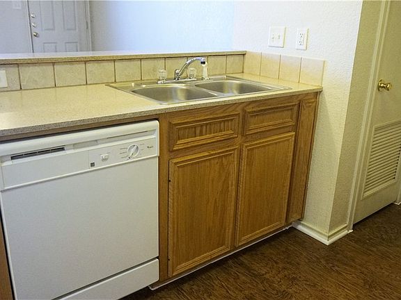 5th image of 411 E Central Texas Expy