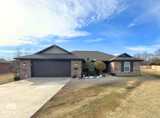 523 Eagle Dr, Gravette, AR 72736
