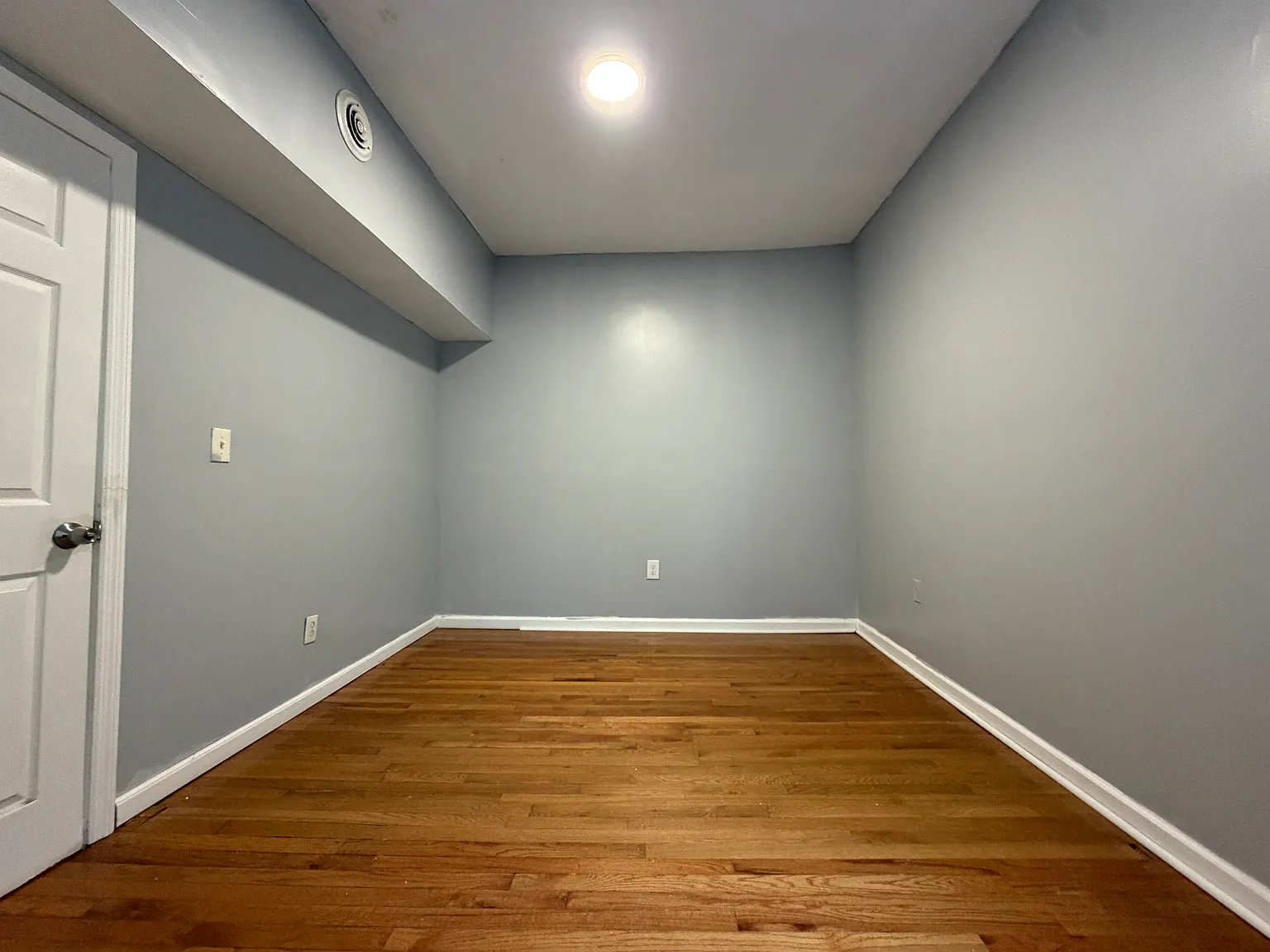 3 bed, 1000 sqft, $1,950 — Photo 4