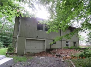 1666 Marina Dr, Tobyhanna, PA 18466