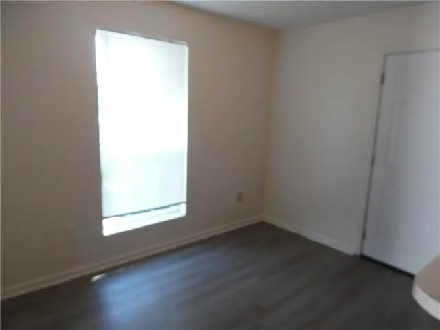 2 bed, 1.5 bath, 1019 sqft, $1,250 — Photo 2