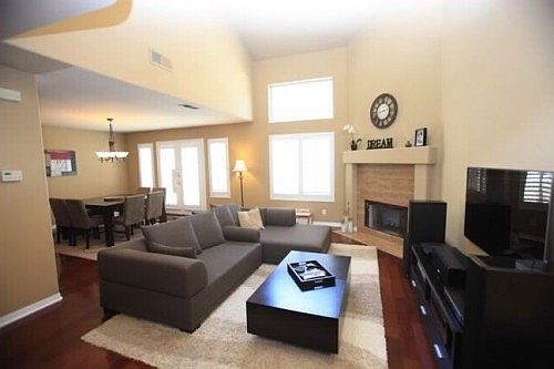 2nd image of 1002 Royal Oaks Dr