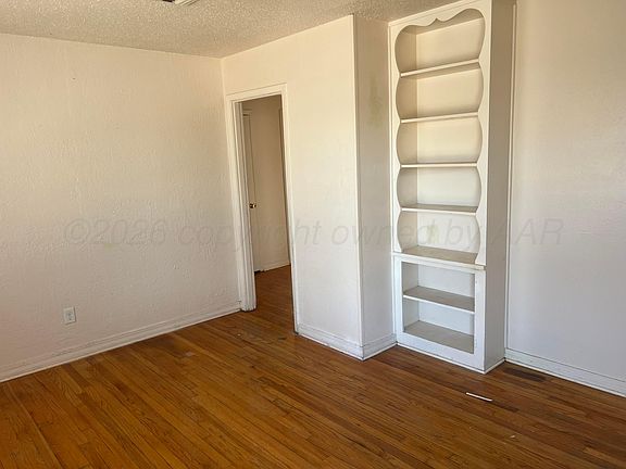 3rd image of 1613 Martin Rd