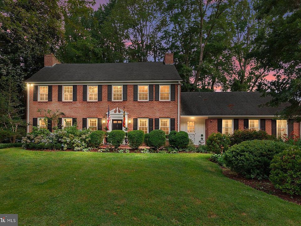1st image of 1218 Balfour Dr
