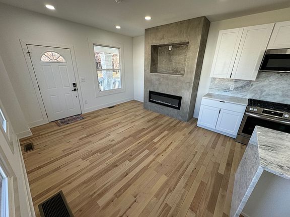 4th image of 1451 N 4th St