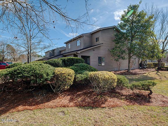 2nd image of 250 Saint James Court