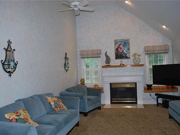 2nd image of 8 Millers Brook Dr