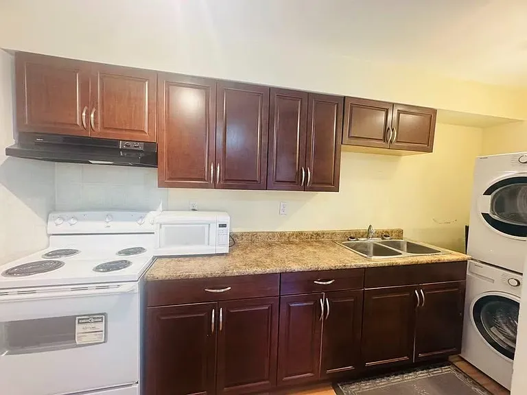 1700 Sugarpine Ct — Photo 2