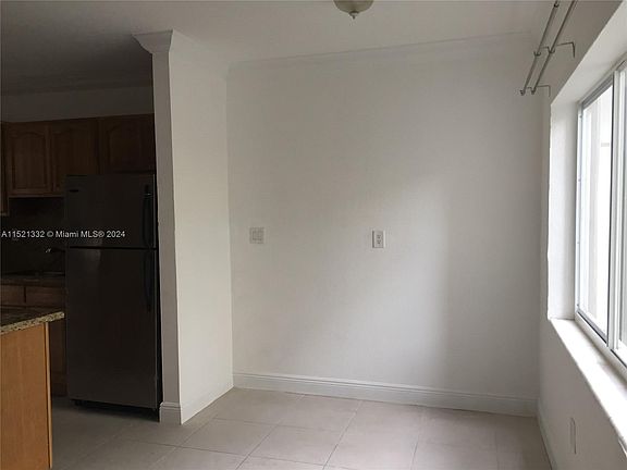 4th image of 95 Edgewater Dr APT 102