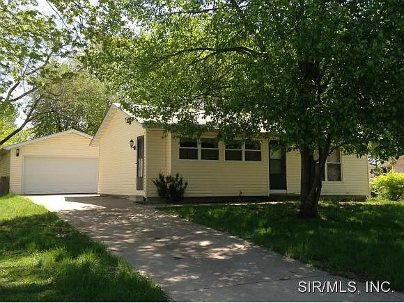 706 Galahad Ln photo 1