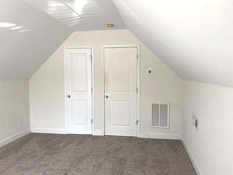 129 S Palm Dr — Photo 16