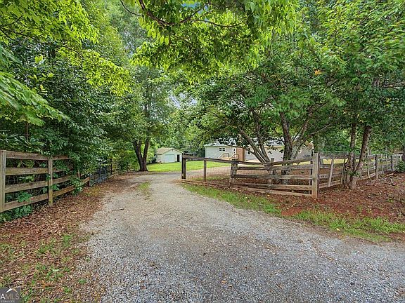 4th image of 718 Baskin Rd