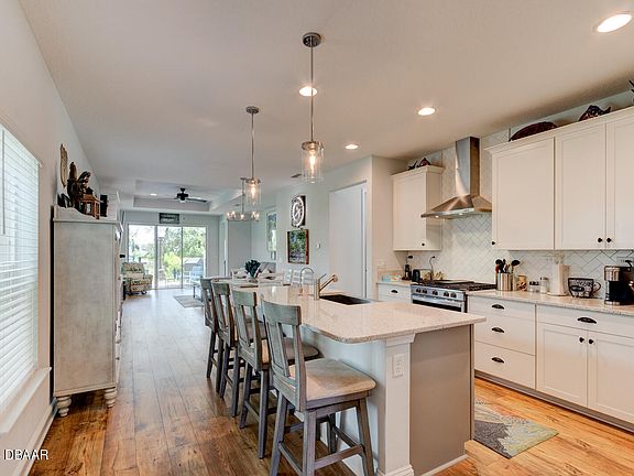 5th image of 55 Saint Barts Ave