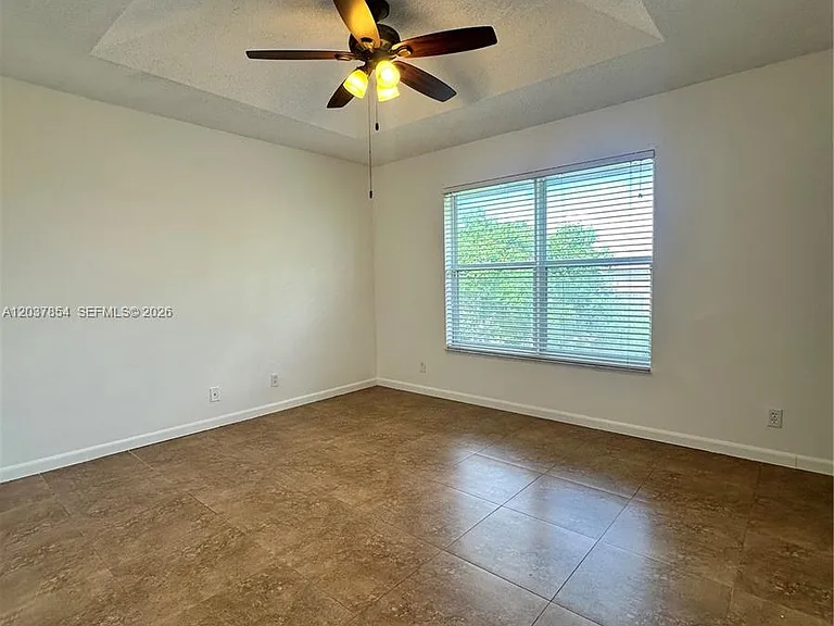 5541 NW 90th Ter #5541 — Photo 8