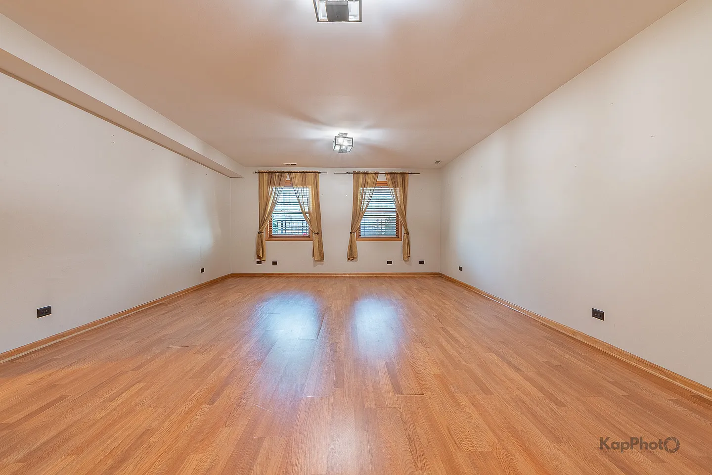 2 bed, 1084 sqft, $2,300 — Photo 3