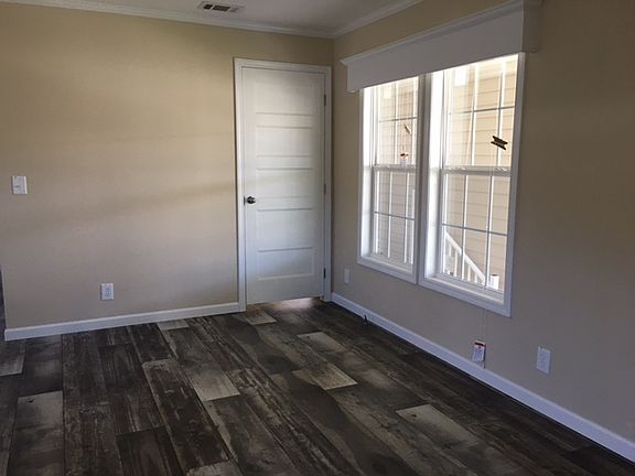 5th image of 483 Chickadee Ct