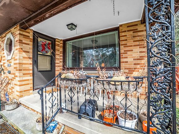 4th image of 2085 Newcome St