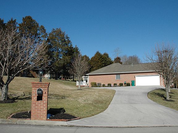 3rd image of 3255 Whispering Oaks Dr