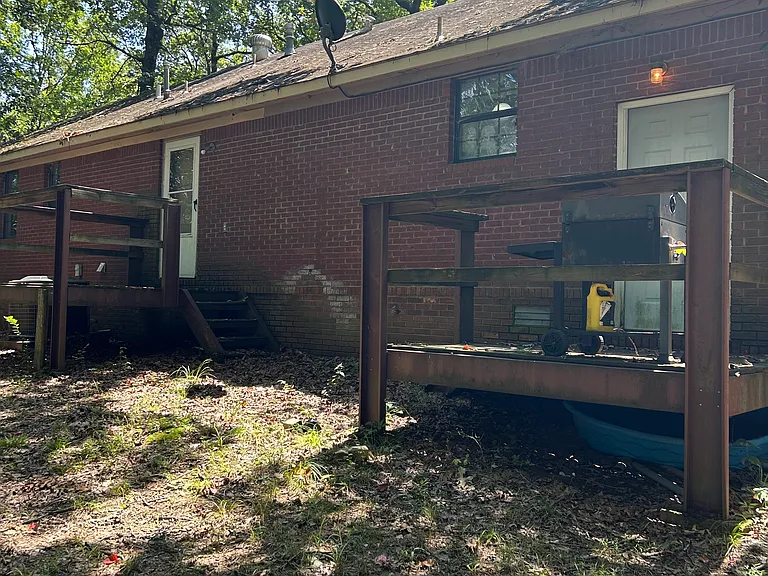 568 County Road 744 — Photo 3