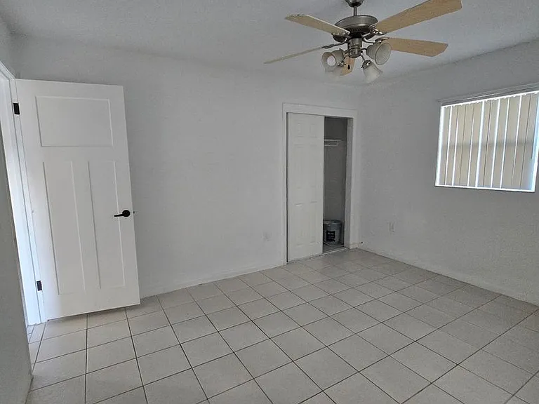 706 N Maryland Ave — Photo 2