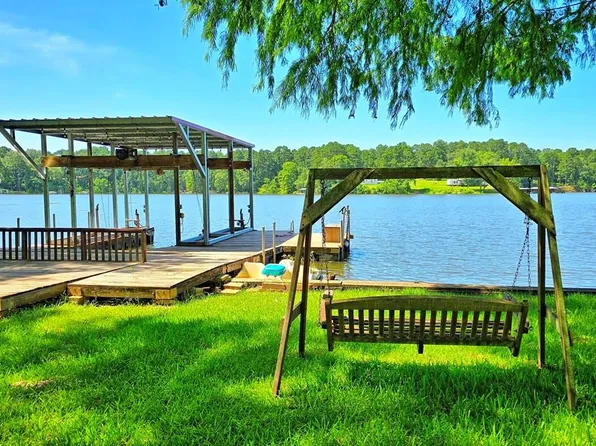260 Lake Dr, Milam, TX 75959