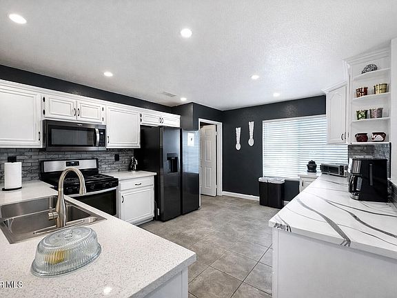 2nd image of 6144 Treehaven Ct