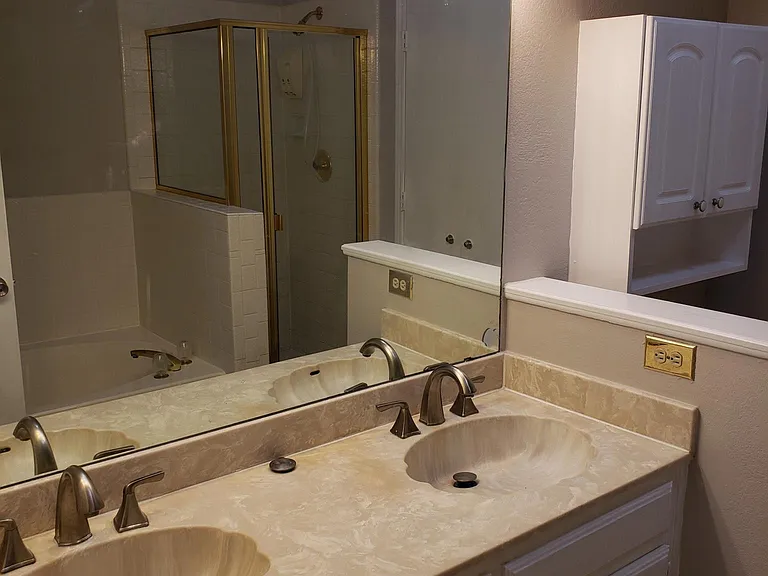 940 S Old Orchard Ln — Photo 10