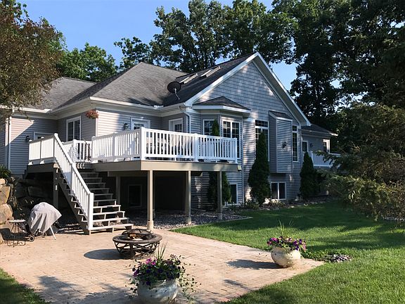 Deck & Patio Area