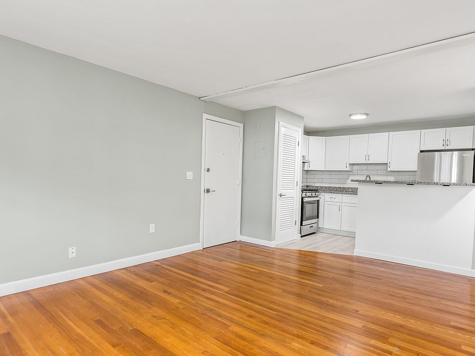 1st image of 1 Elaine St #31