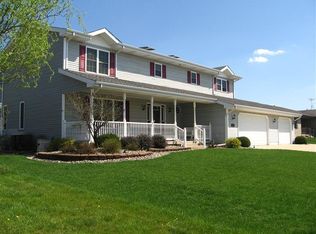 10763 Millard Dr, Saint John, IN 46373