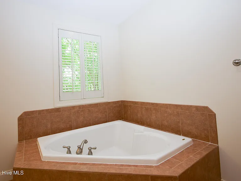 34 Princess Gate Dr — Photo 36