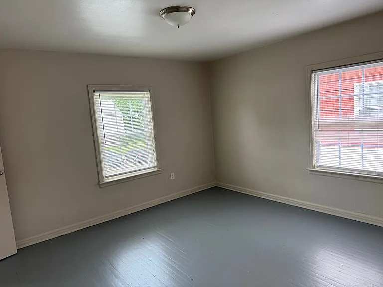 369 N Roosevelt Ave — Photo 10