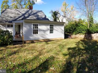 5720 Denfield Rd, Rockville, MD 20851