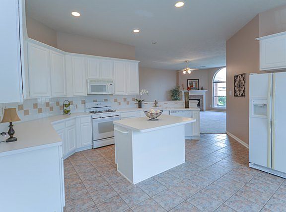 2nd image of 4404 Blooming Garden Ct