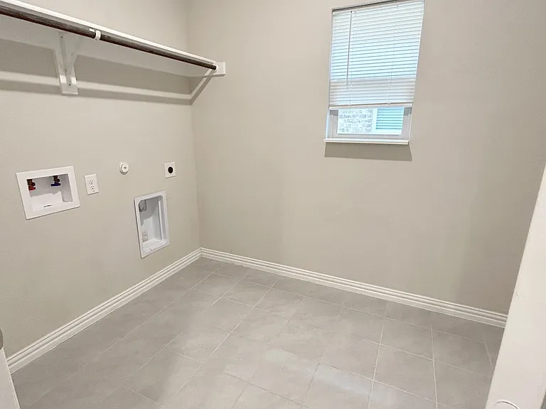 212 Stonebrook Trl — Photo 24
