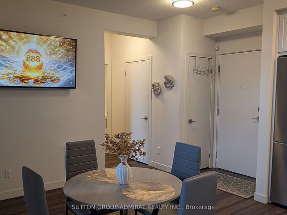 3rd image of 2093 Fairview St #809