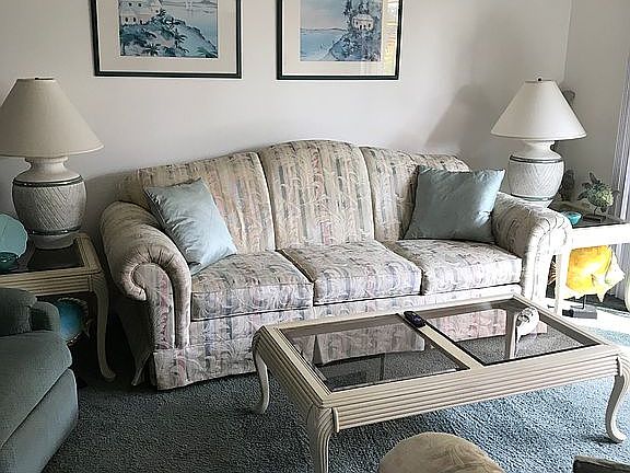 3rd image of 533 Parkdale Mews #533