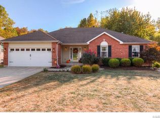 3821 Pine Forest Ln, Saint Charles, MO 63304