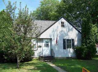 109 S Orchard St, Mackinaw, IL 61755