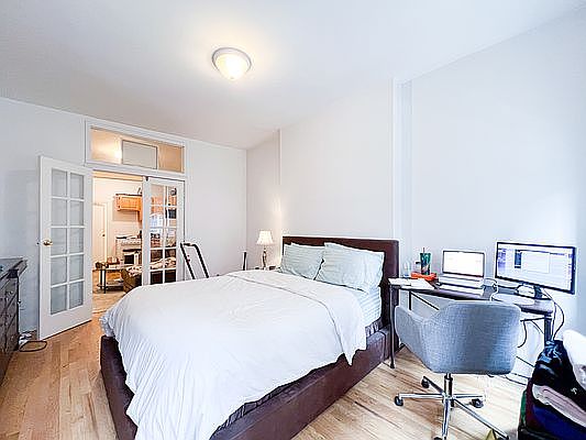 3rd image of 337 E 6th St APT 1