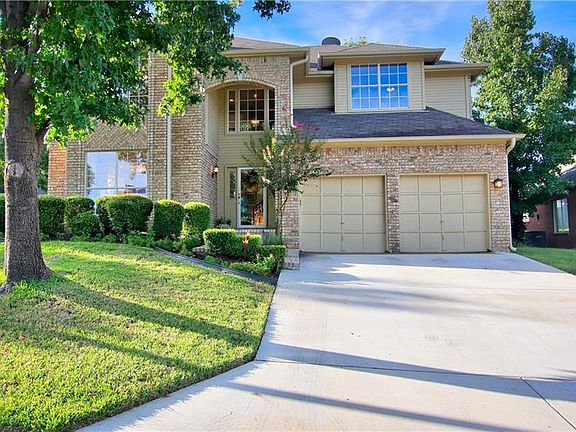 3rd image of 801 Rolling View Ct