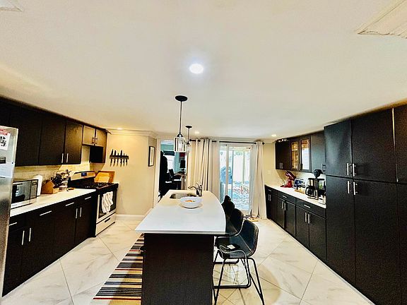 5th image of 320 Hancock St #1