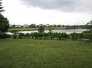 597 Red Barn Trl, Bolingbrook, IL 60490