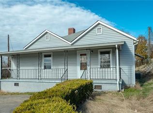 180 20th Ave SW, Hickory, NC 28602