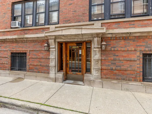 1419 E 58th St #3W, Chicago, IL 60637