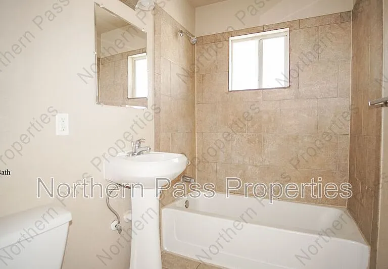 8604 Lawson St #4 — Photo 11