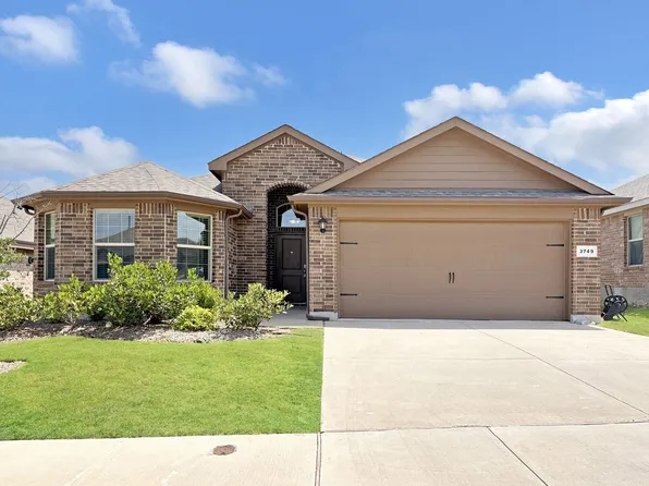 9749 Walnut Cove Dr, Fort Worth, TX 76108