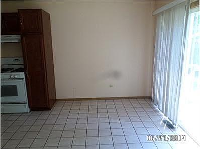 5th image of 104 N Metropolitan Ave