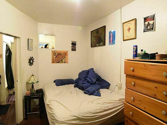 3rd image of 176 Suffolk St APT 2B